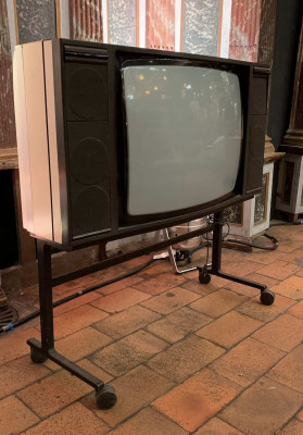 Télévision ancienne side