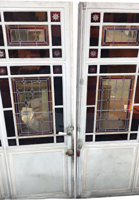 Double porte ancienne vitrail