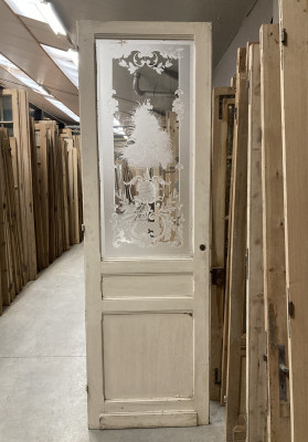 porte ancienne en bois avec verre gravé vase