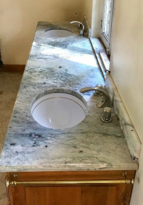 Double vasques de salle de bain Merisier massif et plaque de marbre XX siècle